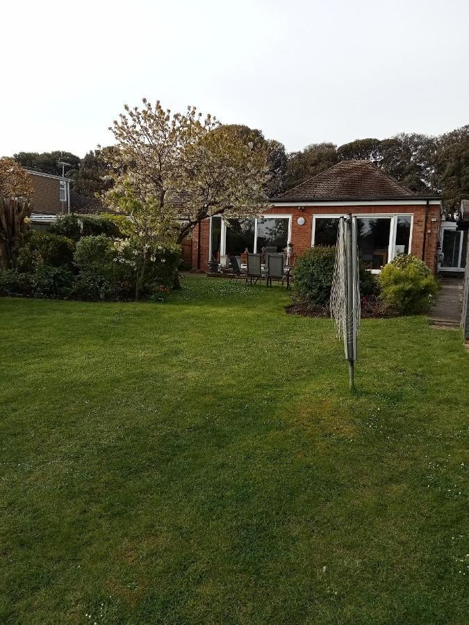Delightful Cosy Cabin Margate Exterior photo