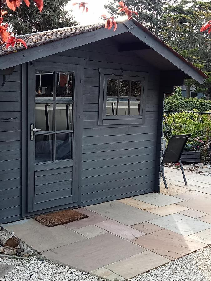 Delightful Cosy Cabin Margate Exterior photo